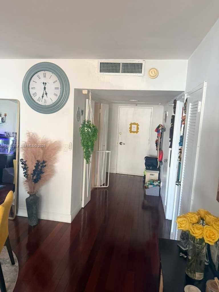 SEACOAST 5700 · #8M in Miami Beach - Photo 16