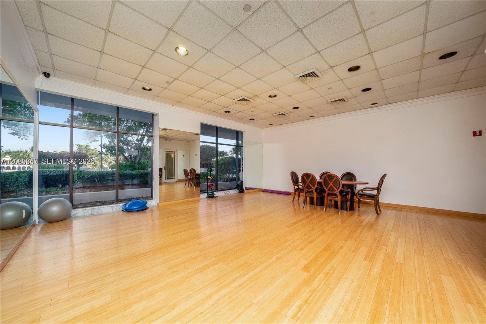 SEACOAST 5700 · #8M in Miami Beach - Photo 26