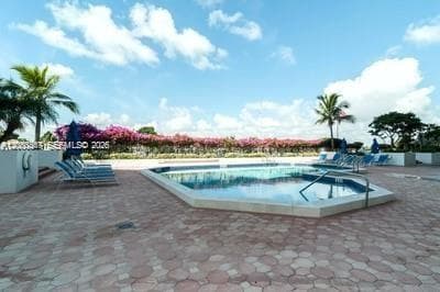 SEACOAST 5700 · #8M in Miami Beach - Photo 5
