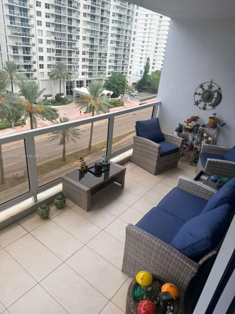 SEACOAST 5700 · #8M in Miami Beach - Photo 10