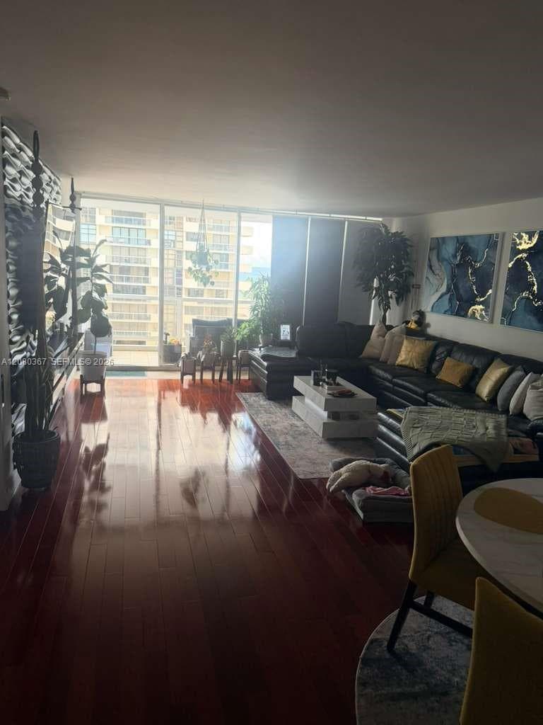SEACOAST 5700 · #8M in Miami Beach - Photo 15