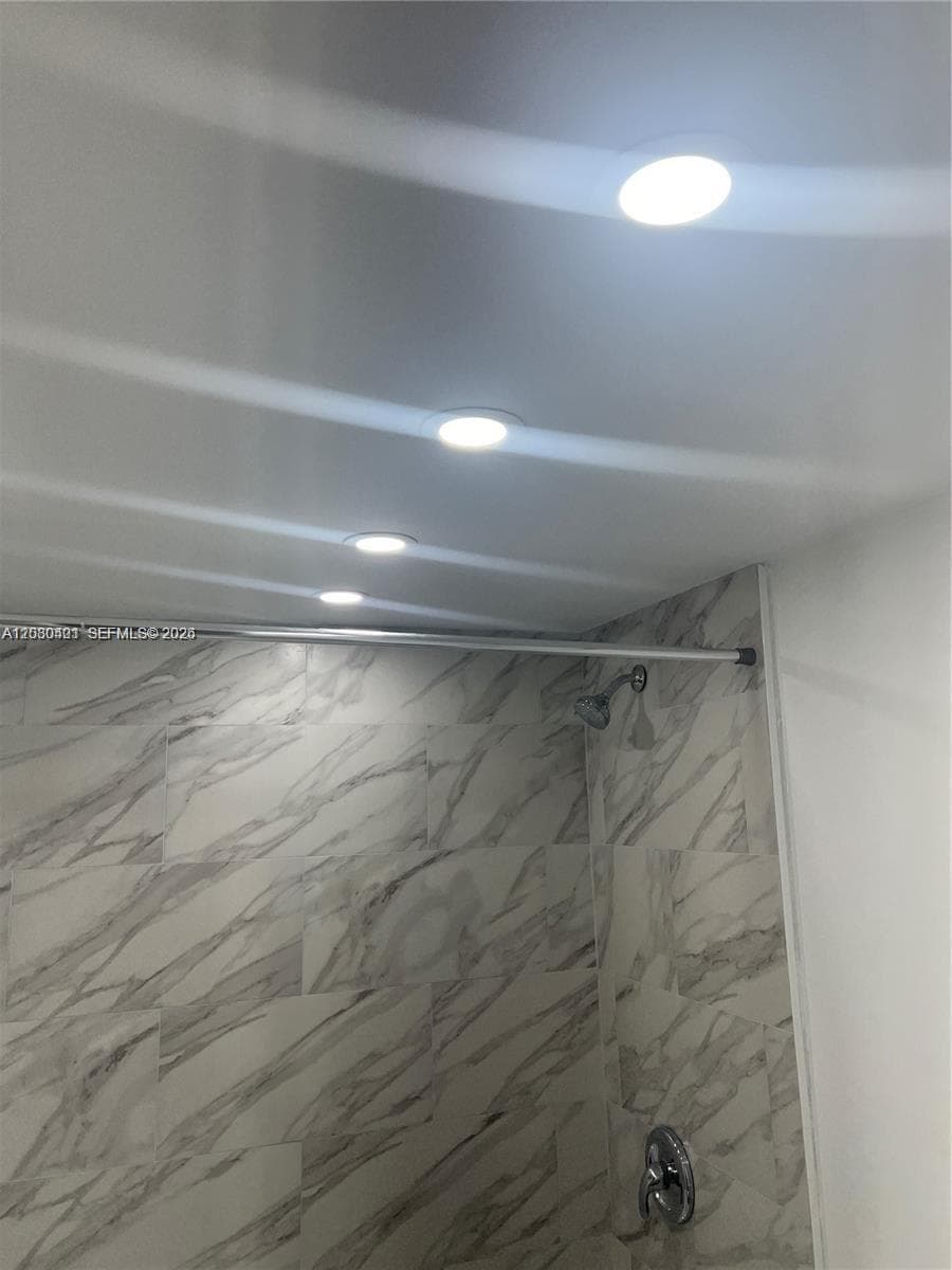 SPANISH OAKS CONDO · #17 in Boca Raton - Photo 6