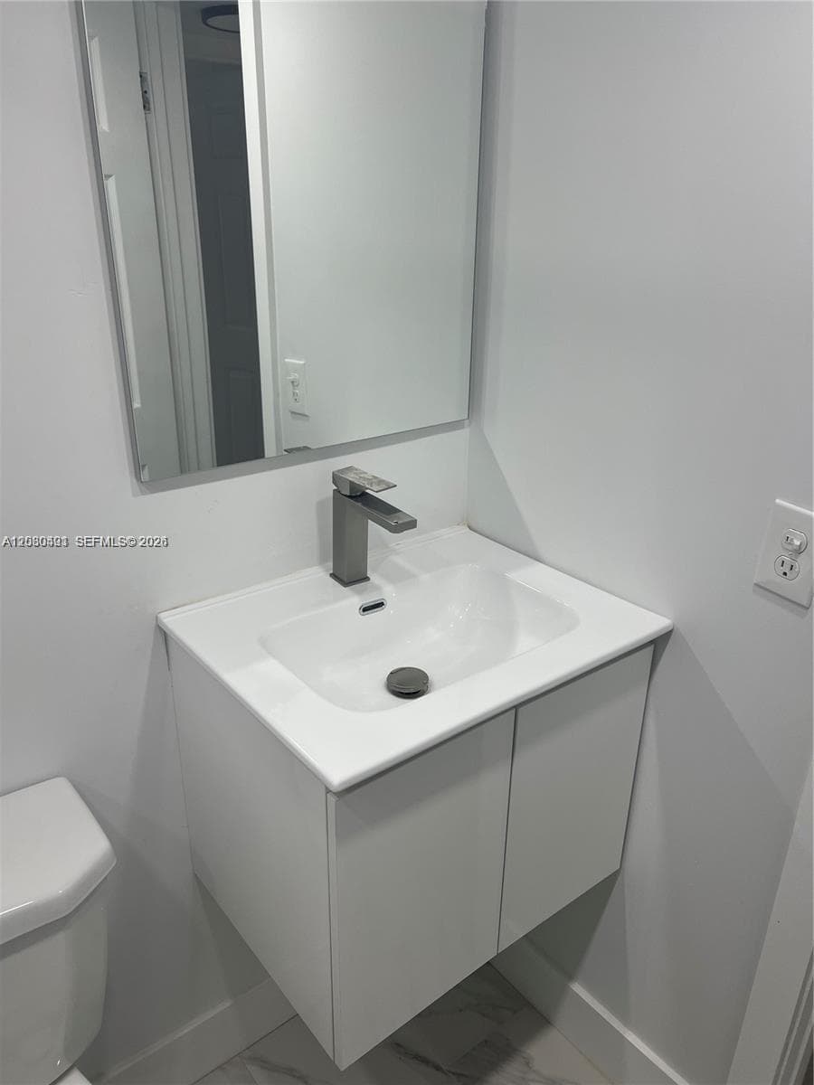 SPANISH OAKS CONDO · #17 in Boca Raton - Photo 3