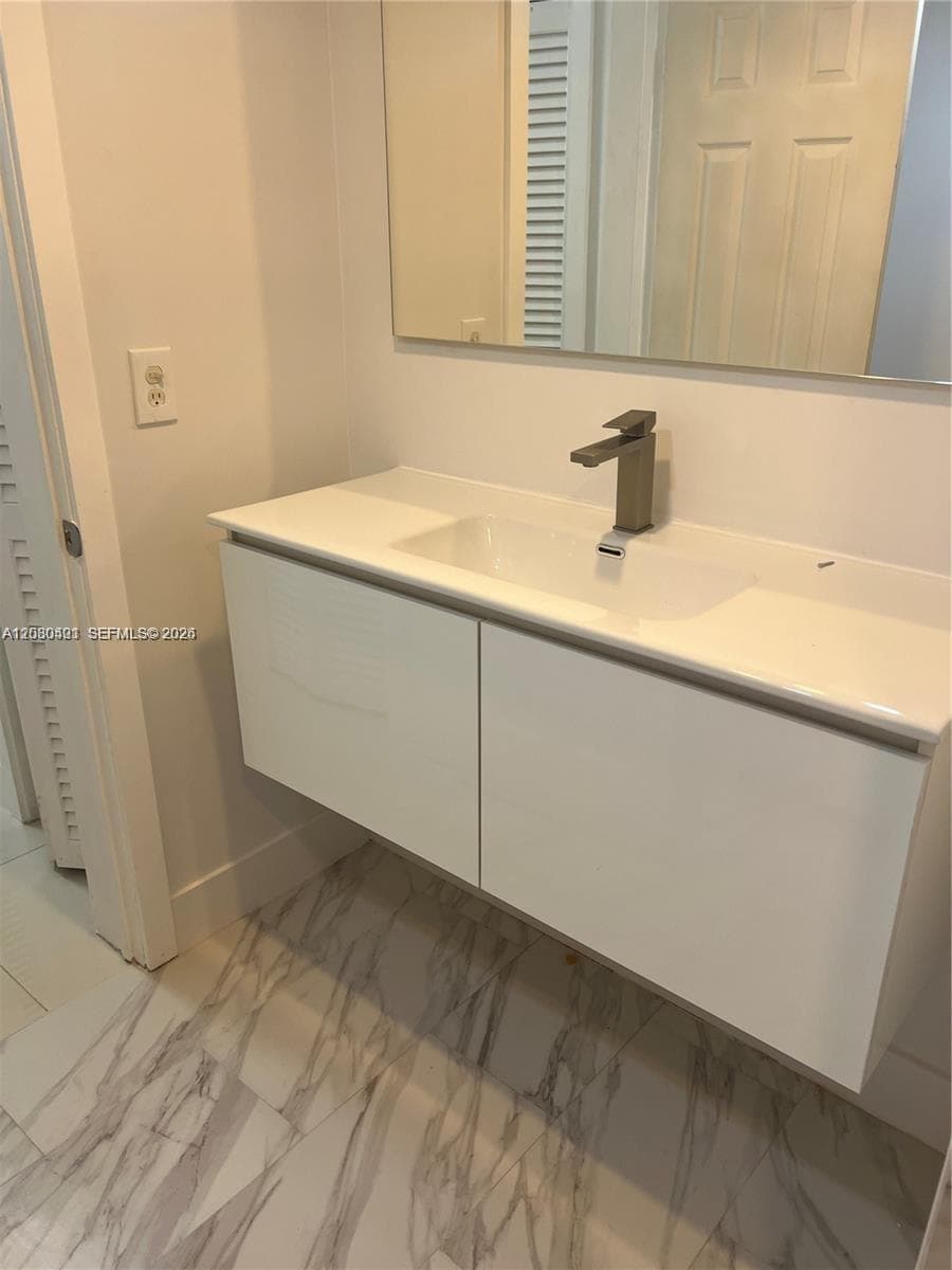 SPANISH OAKS CONDO · #17 in Boca Raton - Photo 18