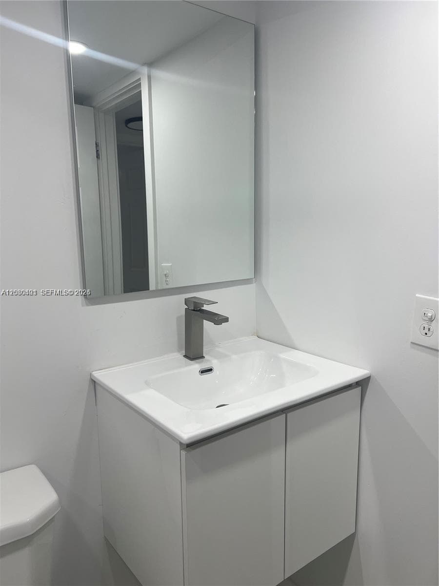 SPANISH OAKS CONDO · #17 in Boca Raton - Photo 4