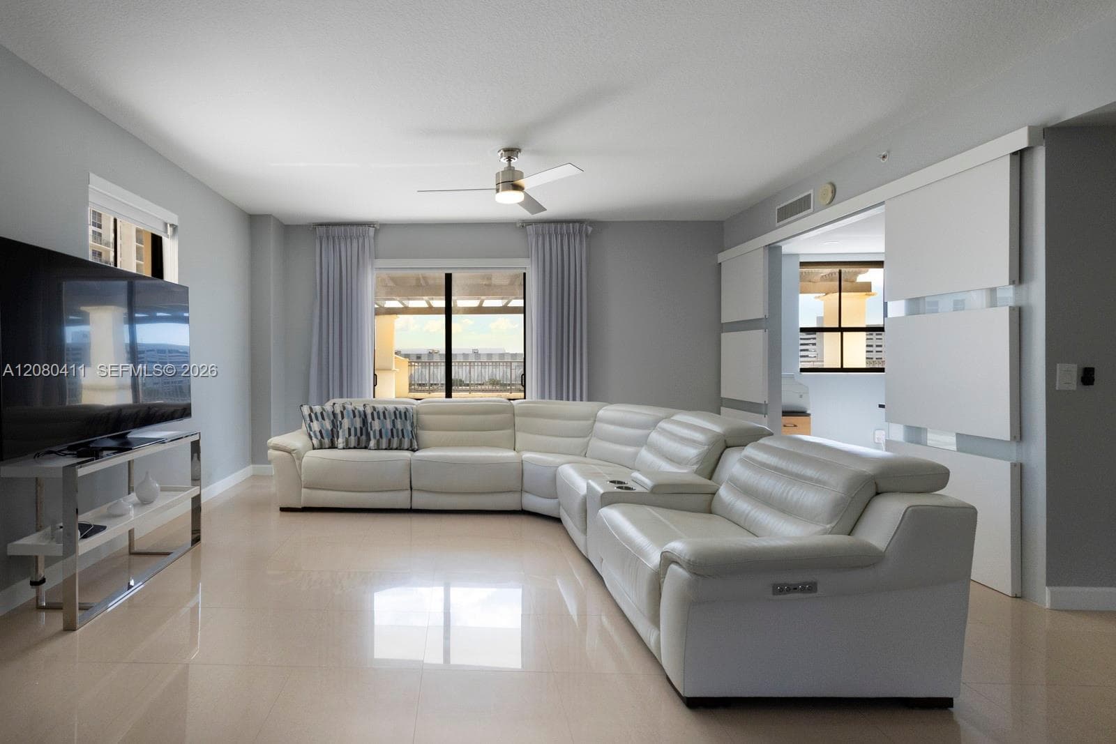 COLONNADE AT DADELAND SE · #612 in Miami - Photo 3