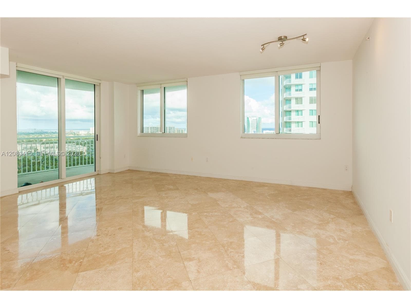 DUO Condos · #2203W in Hallandale Beach - Photo 7
