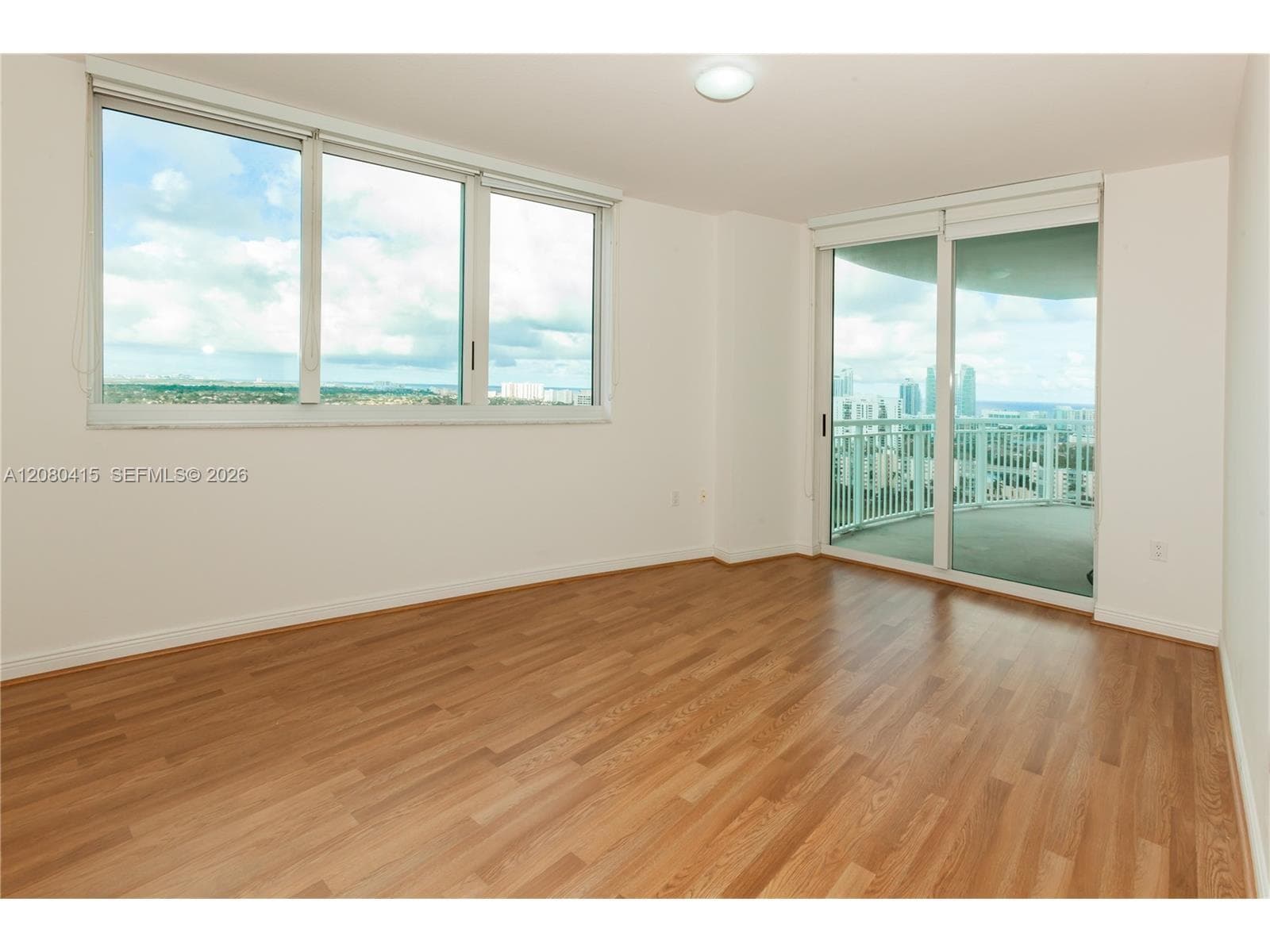DUO Condos · #2203W in Hallandale Beach - Photo 3