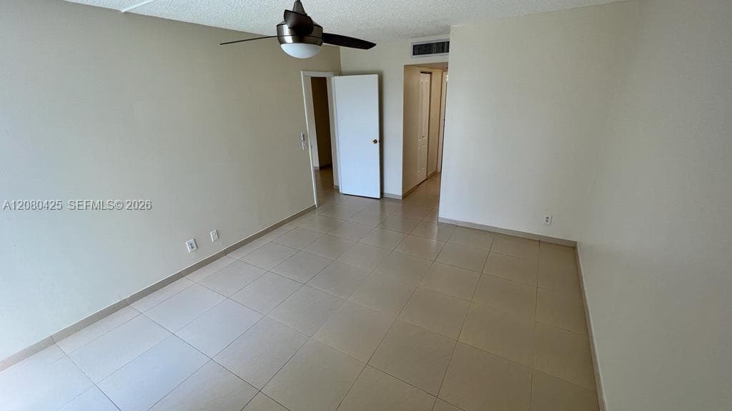 BISCAYA III CONDO · #204 in Aventura - Photo 5