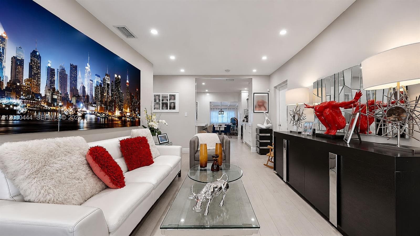 6 Carmona Ave photo 3