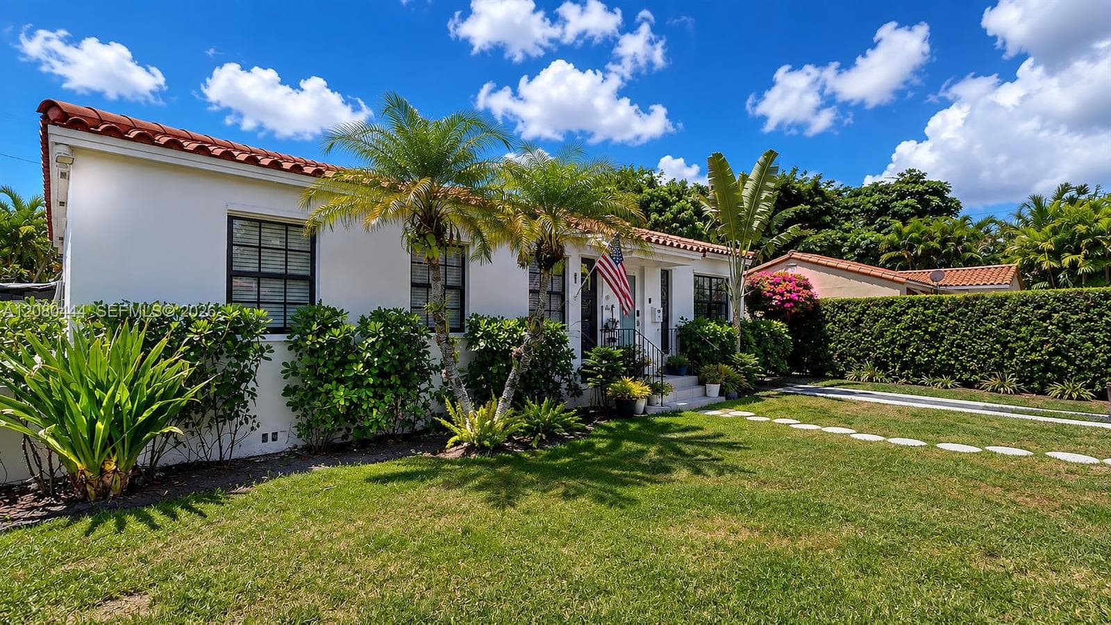 6 Carmona Ave photo 45