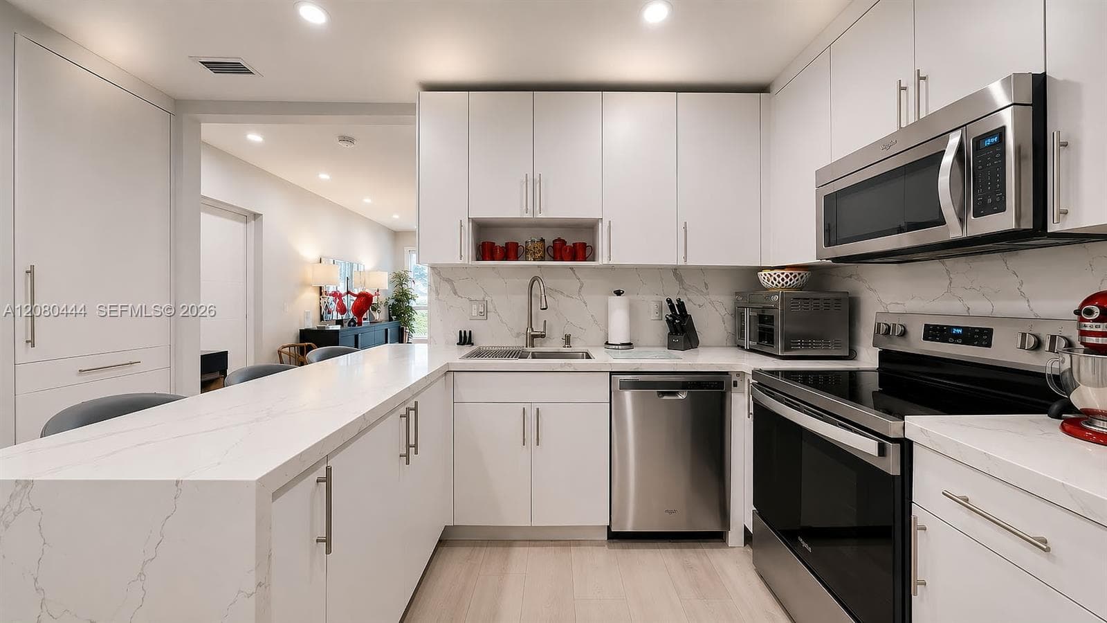 6 Carmona Ave photo 11
