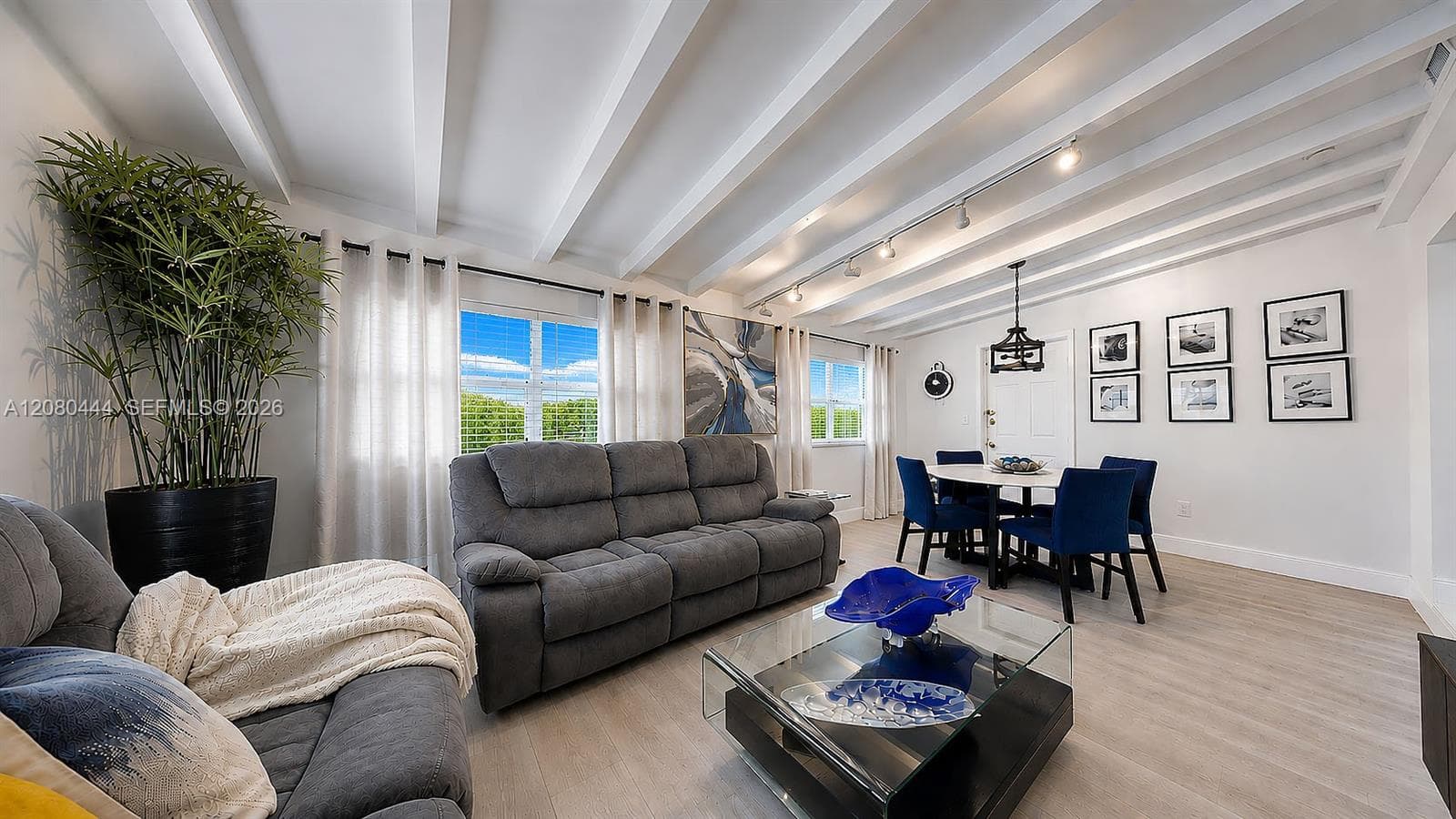 6 Carmona Ave photo 39