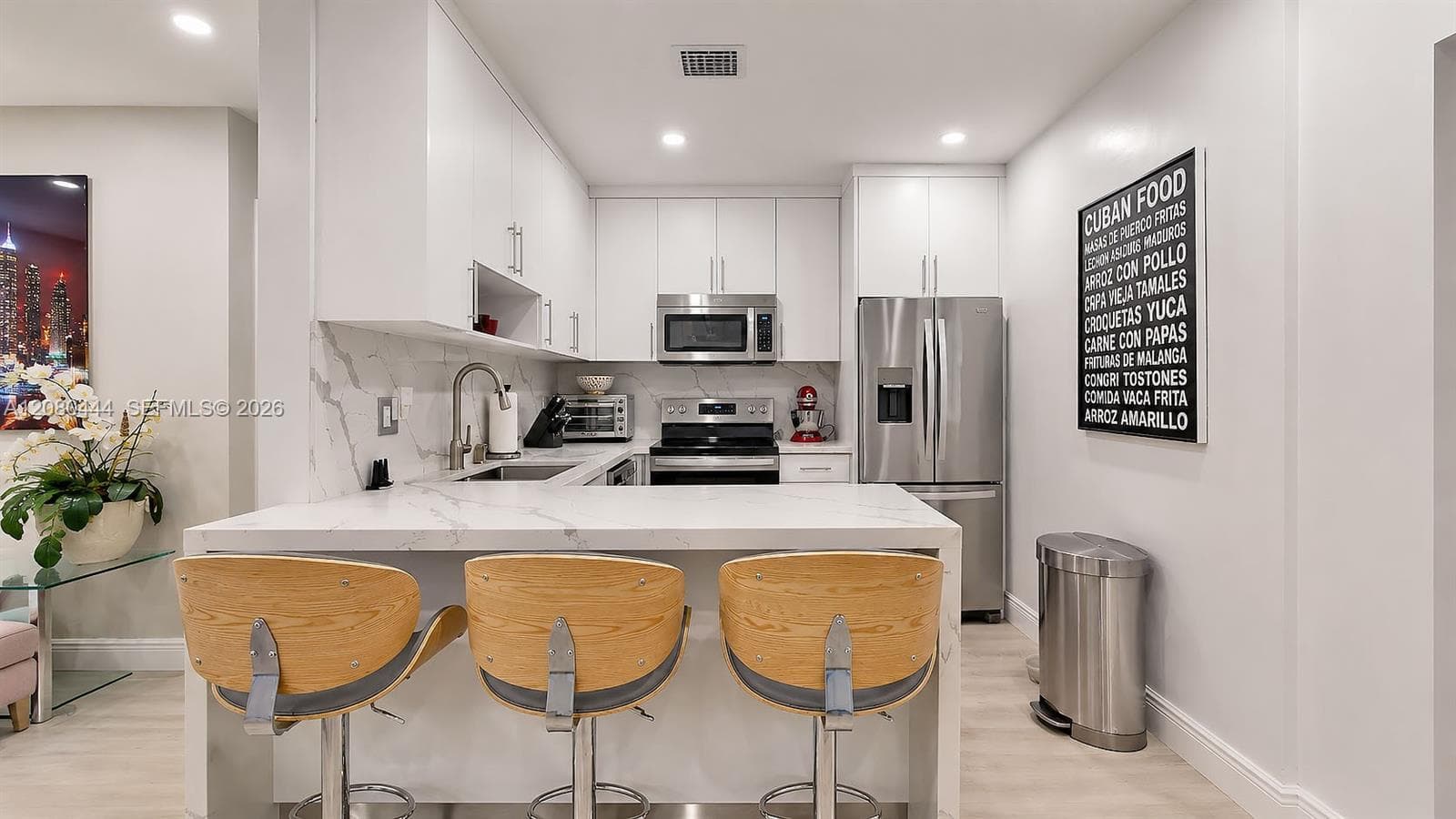 6 Carmona Ave photo 8