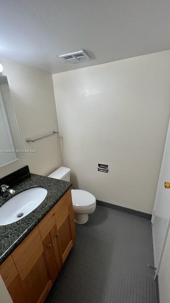 BISCAYA III CONDO · #204 in Aventura - Photo 8