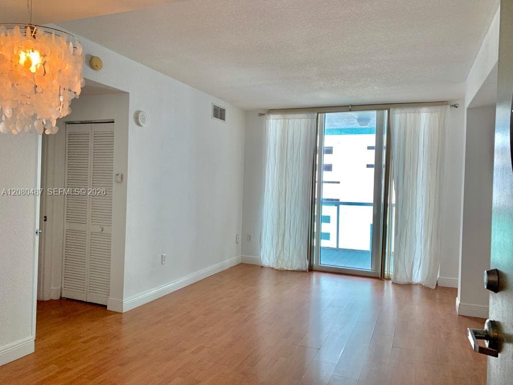 MOON BAY OF MIAMI CONDO · #903 in Miami - Photo 5