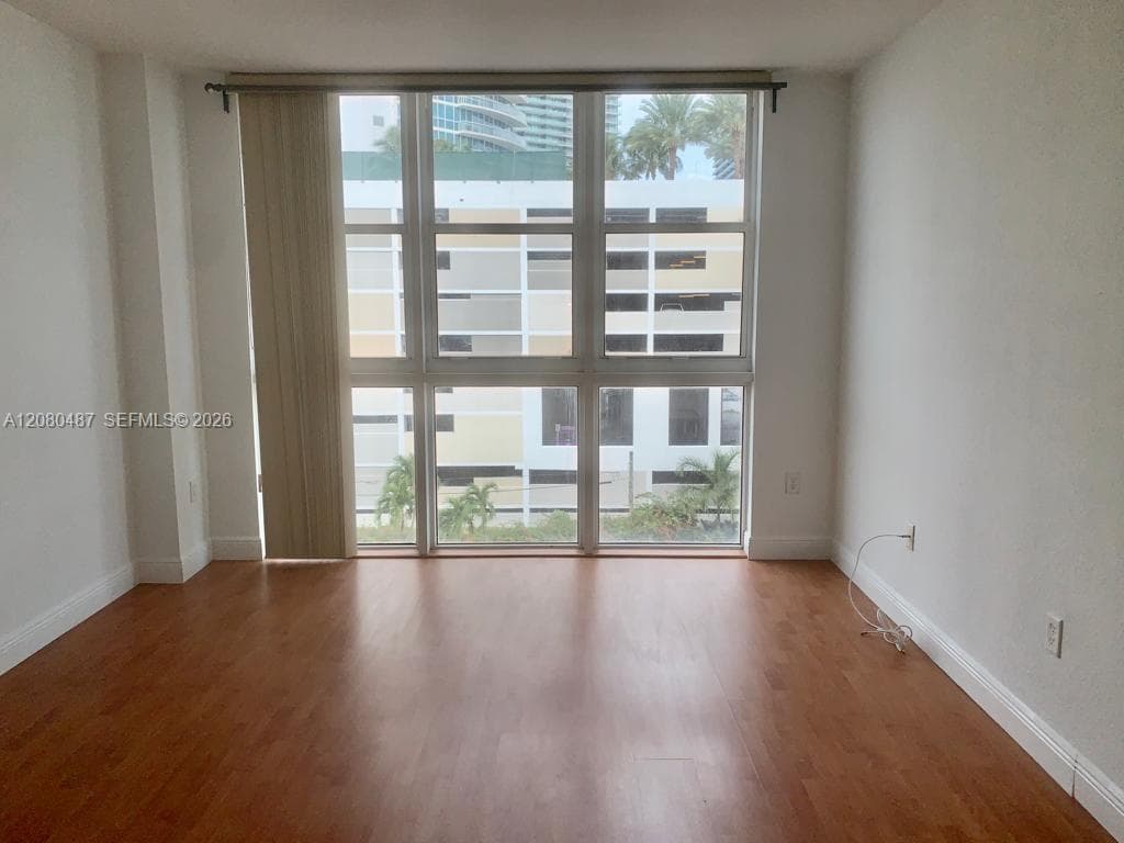 MOON BAY OF MIAMI CONDO · #903 in Miami - Photo 10