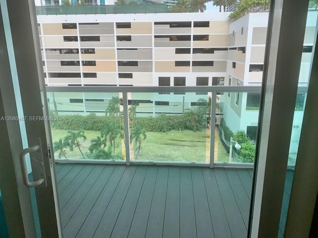 MOON BAY OF MIAMI CONDO · #903 in Miami - Photo 18
