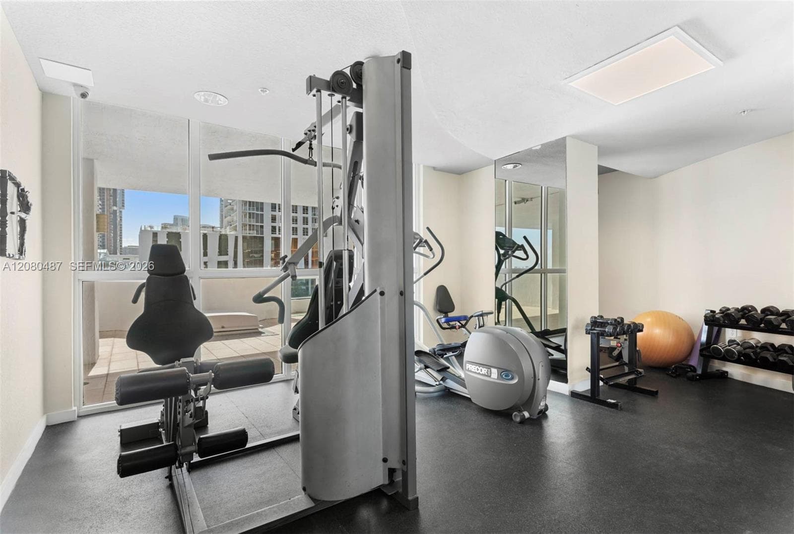 MOON BAY OF MIAMI CONDO · #903 in Miami - Photo 4