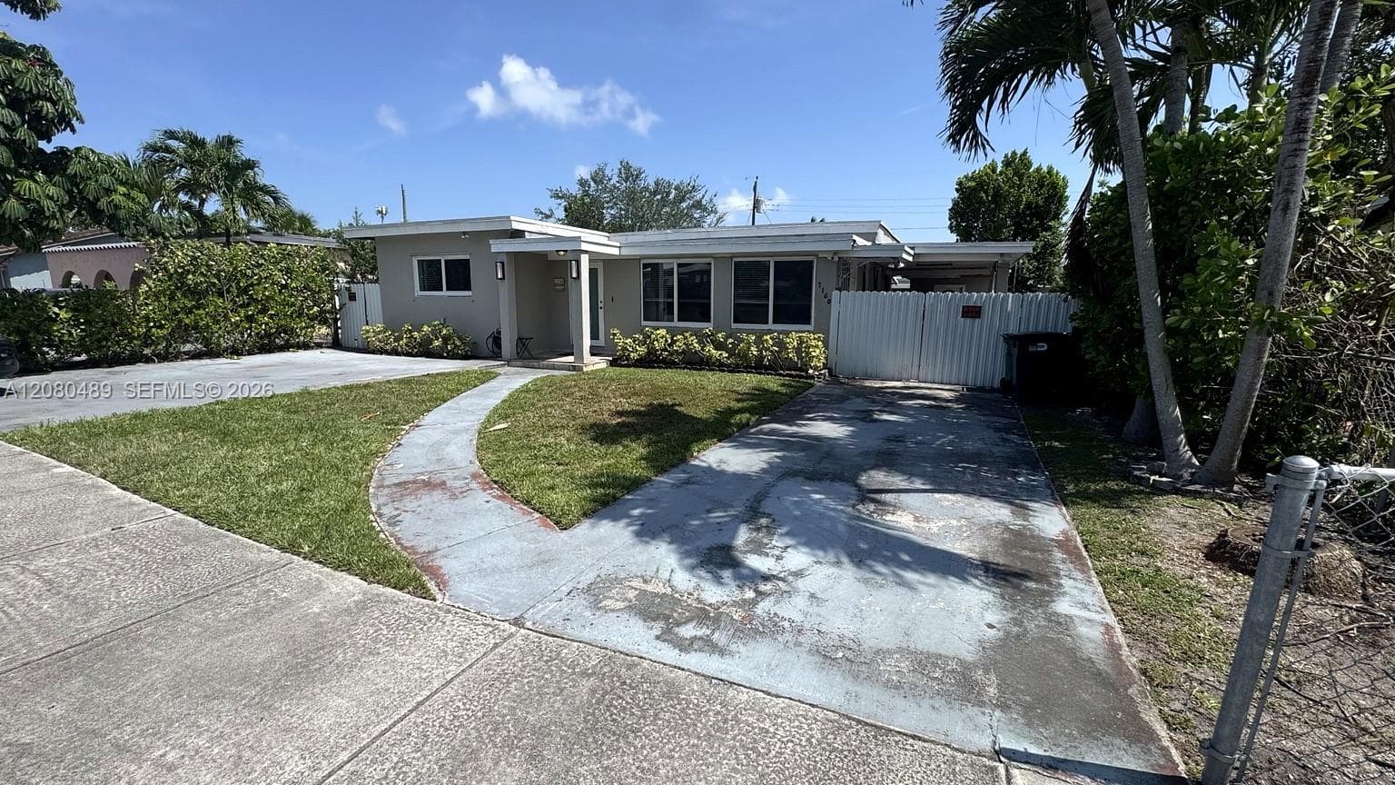 7160 SW 12th St photo 1