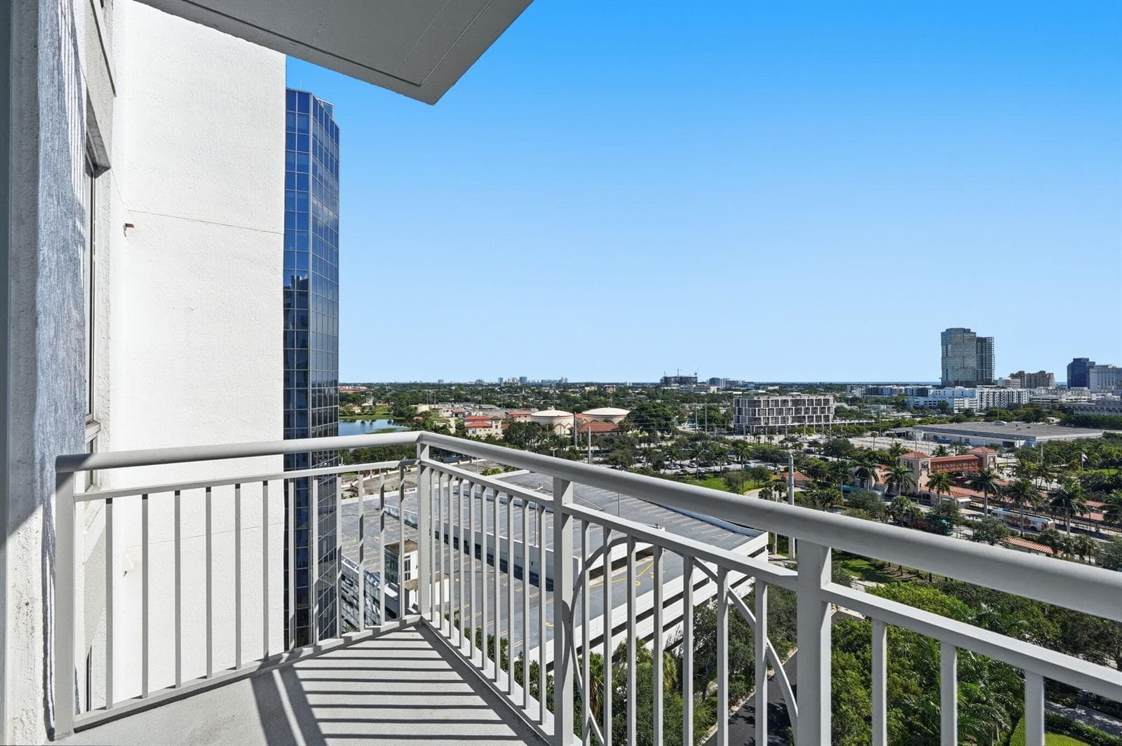 30-web-or-mls-300_S_Australian_Ave_Unit_