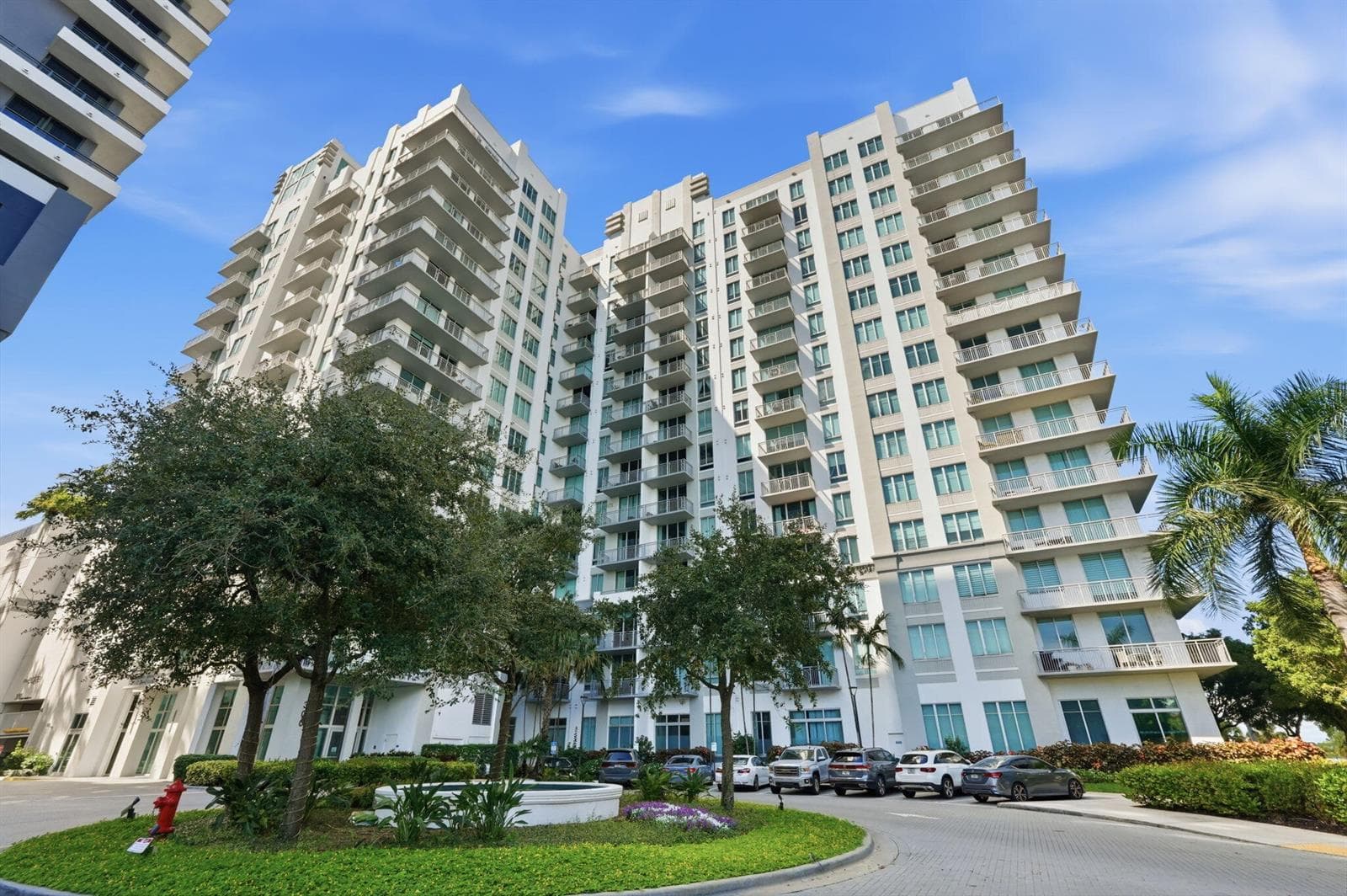 51-web-or-mls-300_S_Australian_Ave_Unit_