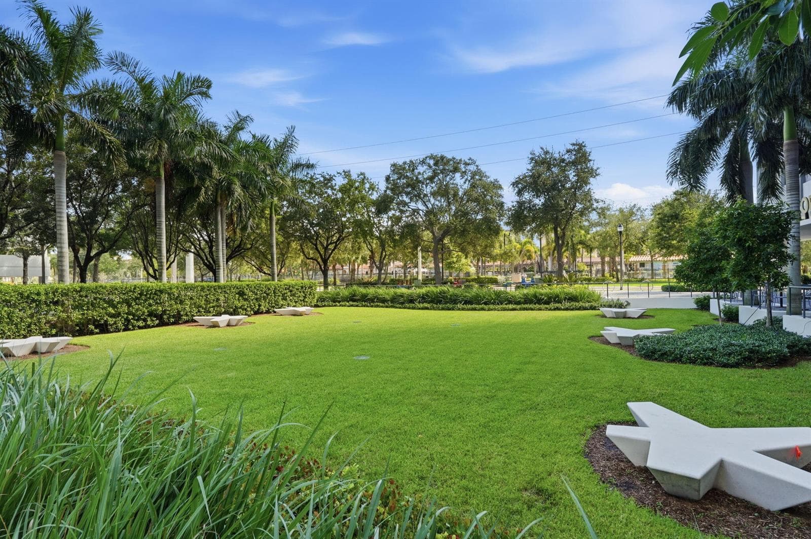 52-web-or-mls-300_S_Australian_Ave_Unit_