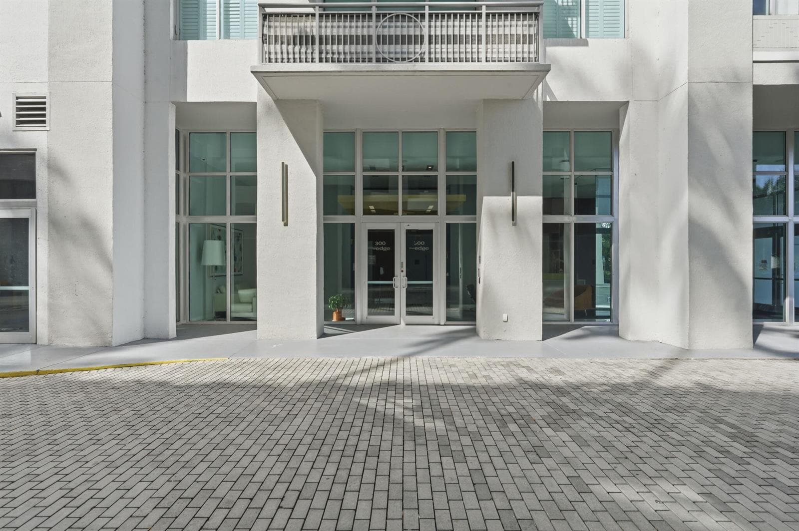 50-web-or-mls-300_S_Australian_Ave_Unit_