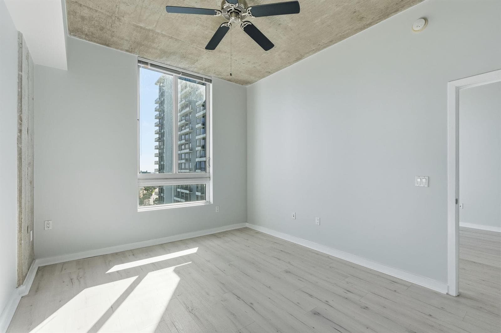 1-web-or-mls-300_S_Australian_Ave_Unit_1