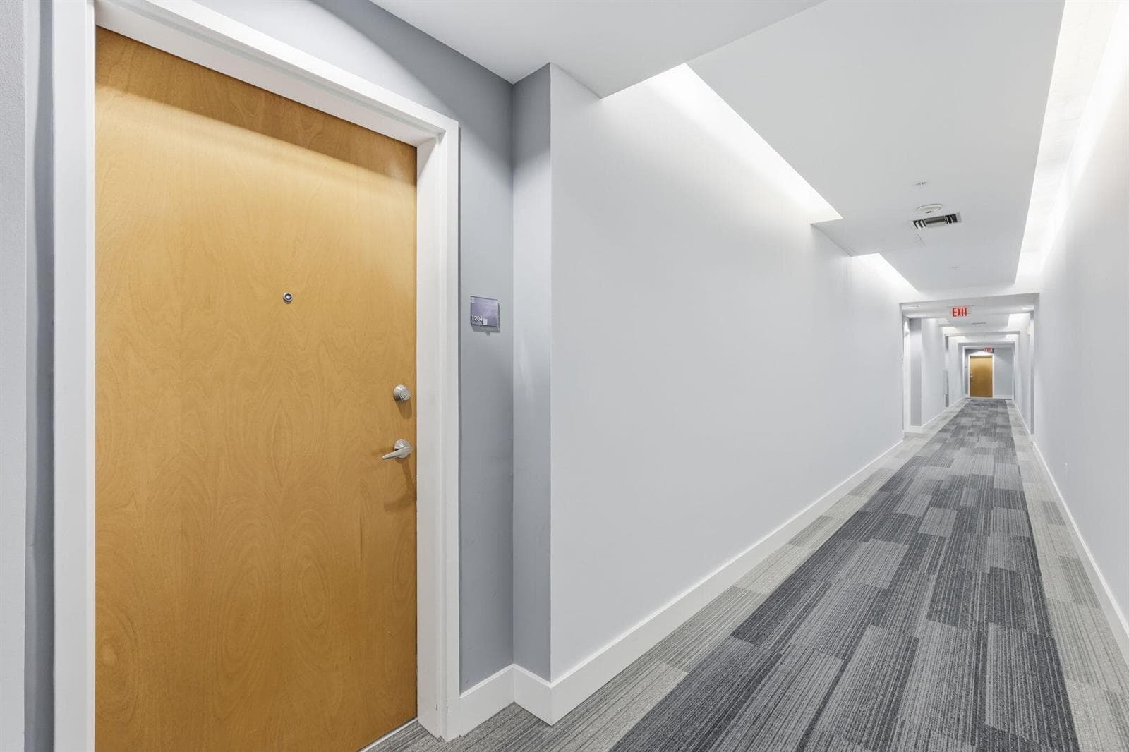 34-web-or-mls-300_S_Australian_Ave_Unit_