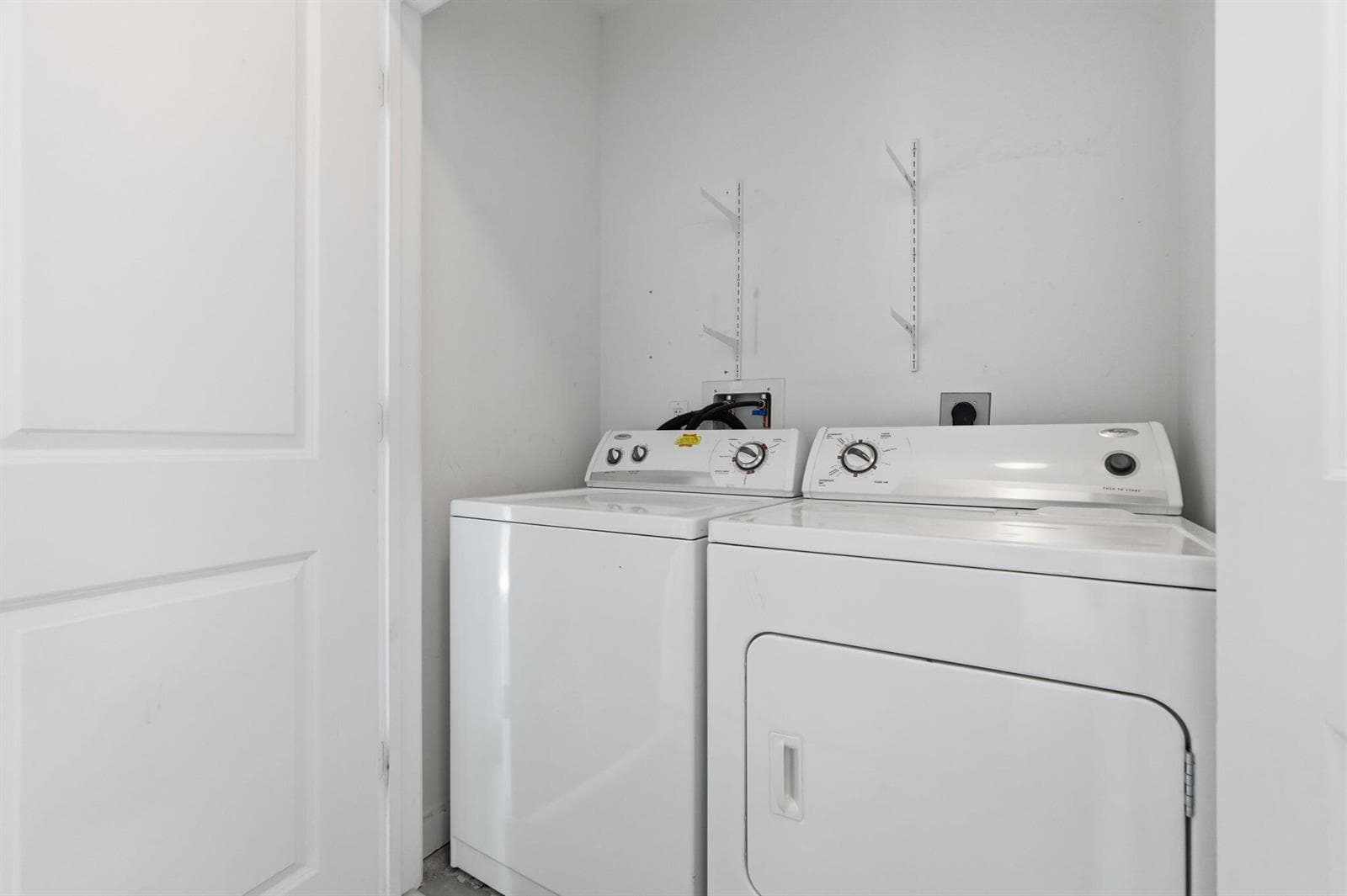 13-web-or-mls-300_S_Australian_Ave_Unit_