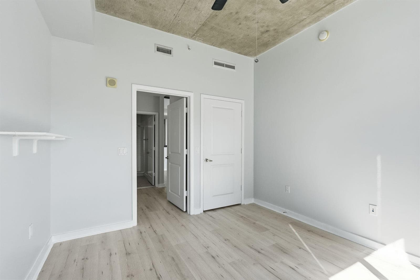 9-web-or-mls-300_S_Australian_Ave_Unit_1
