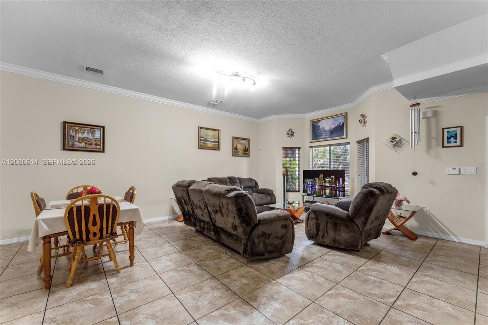 2324 SE 17th Ter photo 4