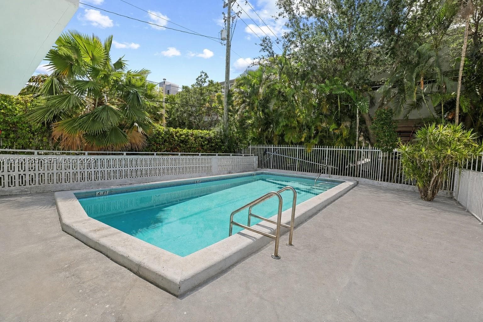 Golden House Condo · #208 in Miami Beach - Photo 13