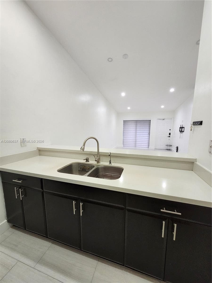MOORS POINTE CONDO · #8-17 in Hialeah - Photo 6