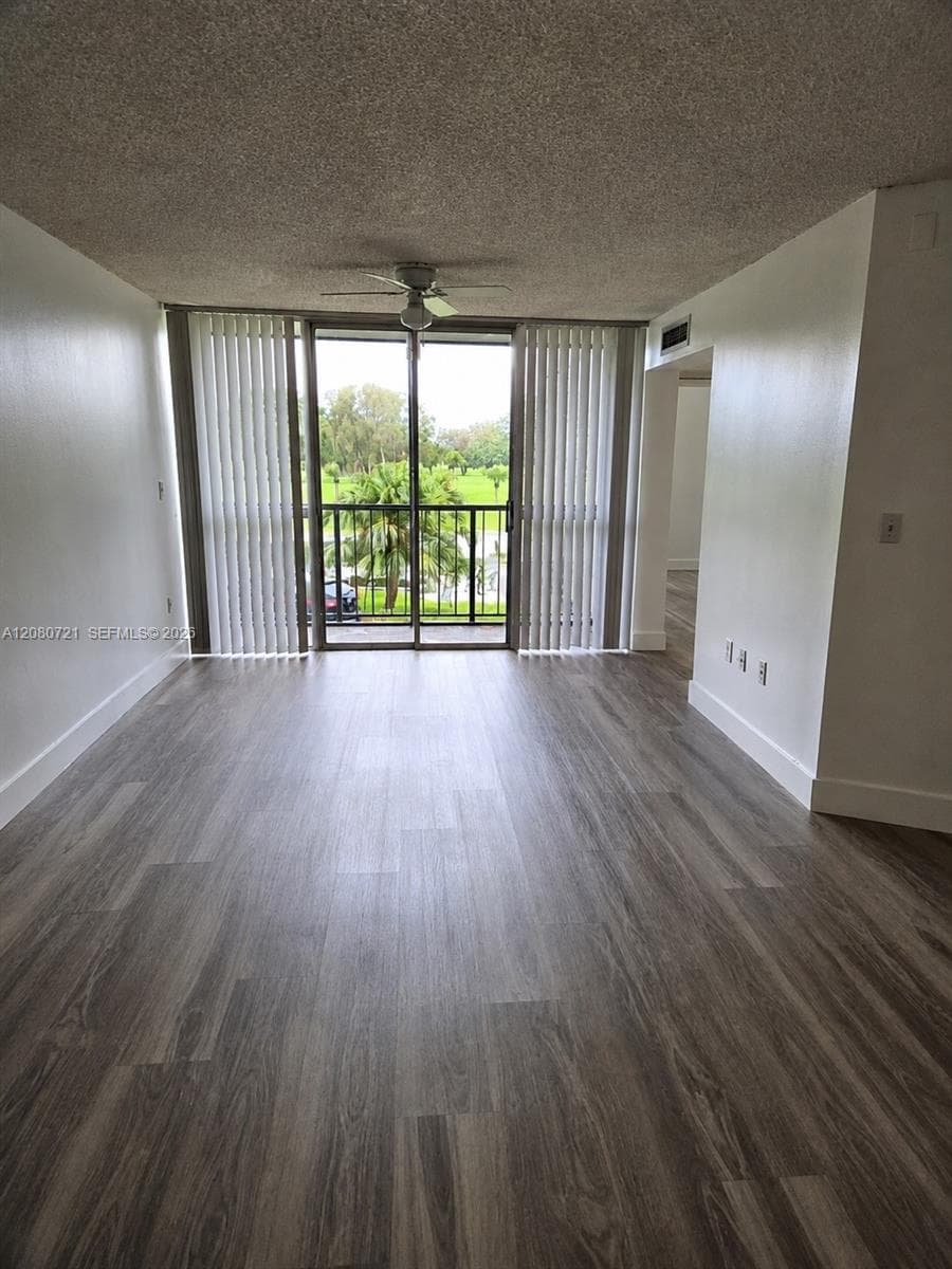LAS BRISAS@ COUNTRY CLUB · #F205 in Hialeah - Photo 2