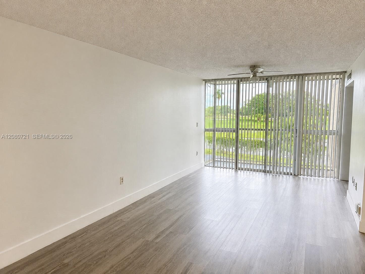 LAS BRISAS@ COUNTRY CLUB · #F205 in Hialeah - Photo 1