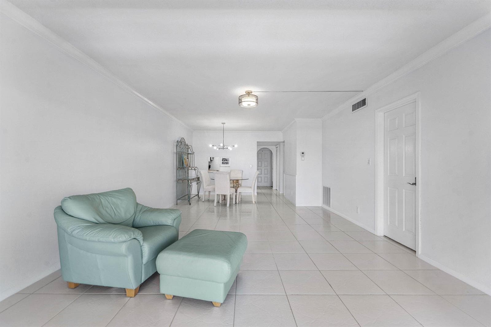 008-29YachtClubDrive-304-NorthPalmBeach-