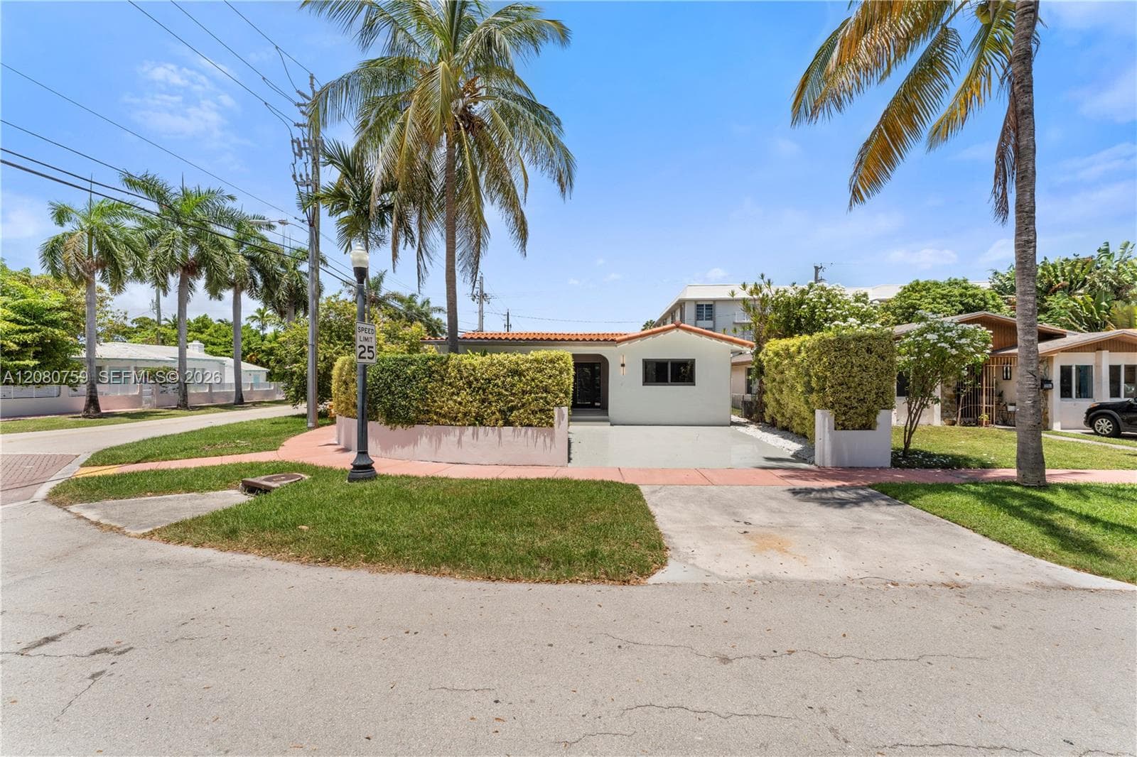 1221 Biarritz Dr photo 7