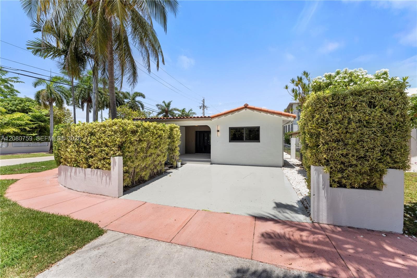 1221 Biarritz Dr photo 3