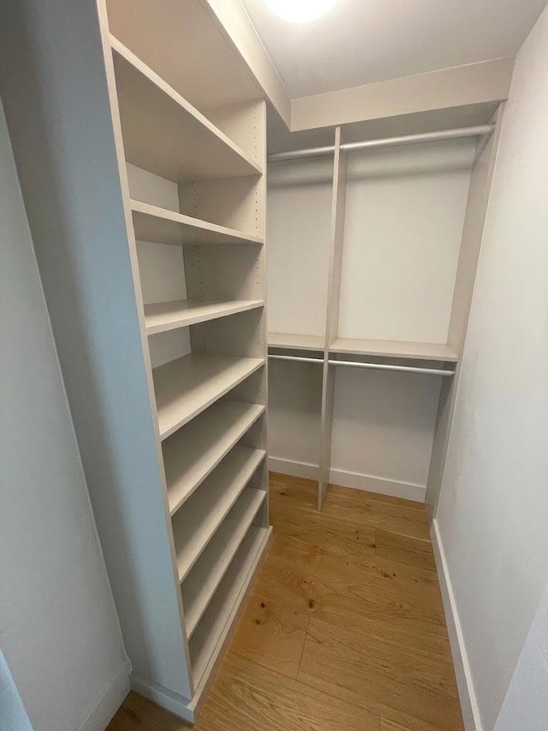 bedroom4closet