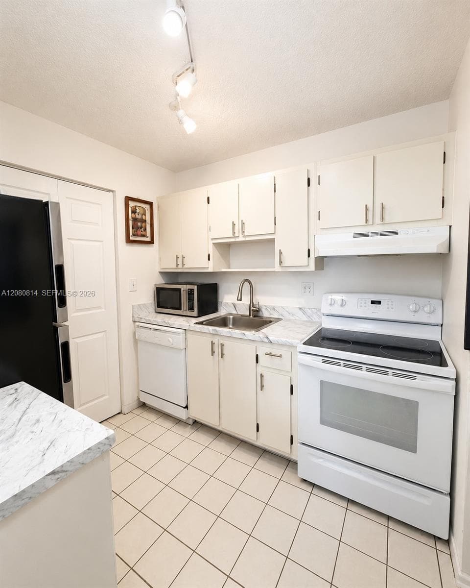 CARMEL LAKES CONDO NO 9 · #204 in Aventura - Photo 13