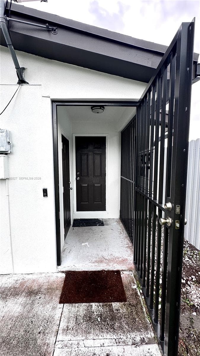 2415 Thomas st #B photo 2