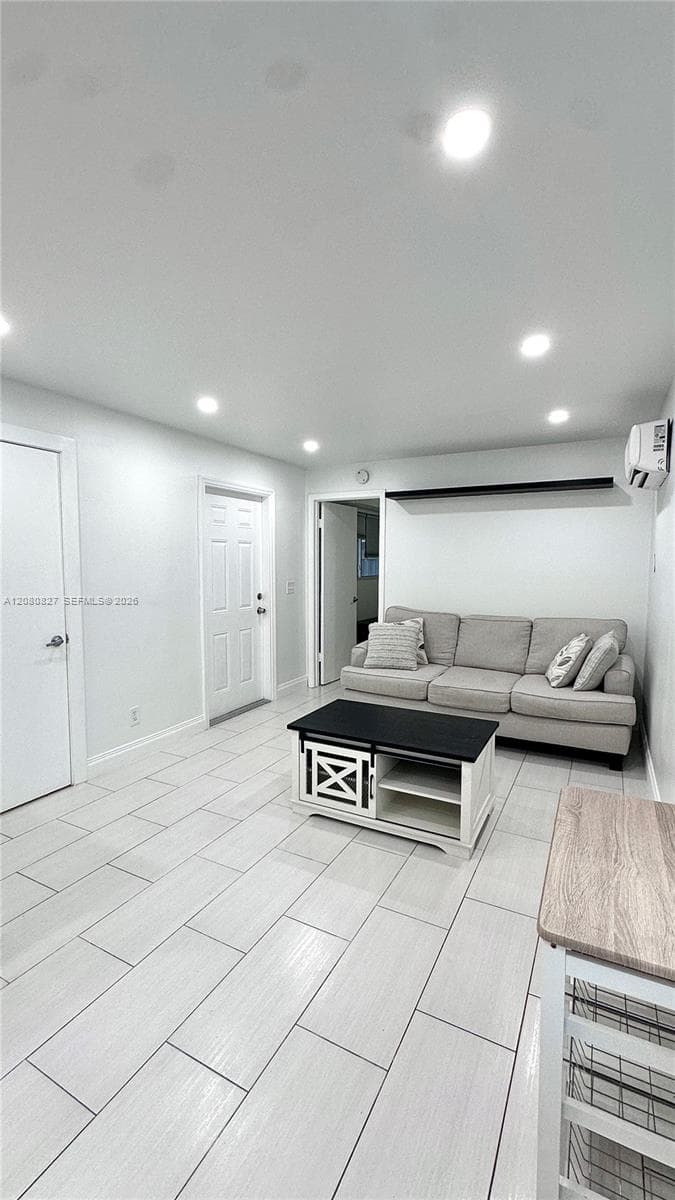 2415 Thomas st #B photo 7