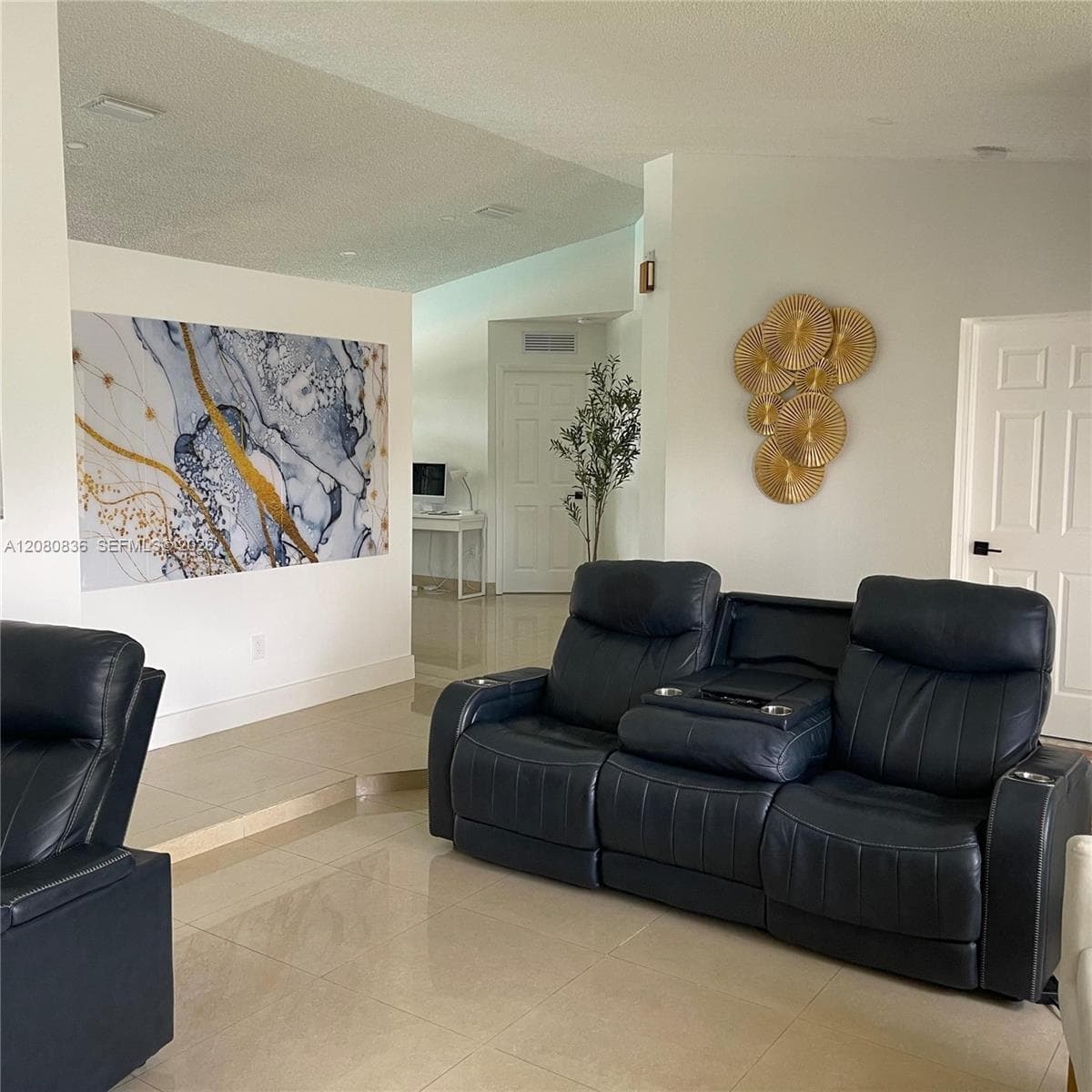 14700 SW 151st Ter photo 4