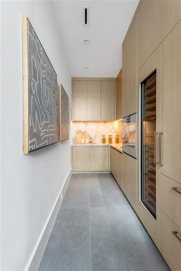 dash_BUTLERS_KITCHEN_TALL