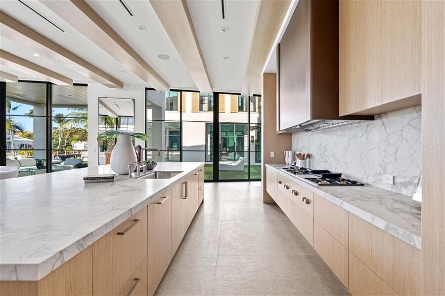 dash_KITCHEN_STRAIGHT_LEFT
