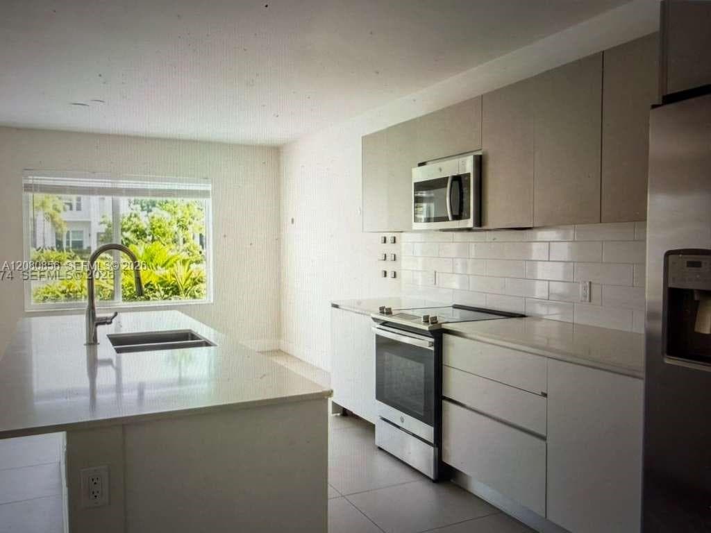 2555 Ne 193 St · #2112 in Aventura - Photo 3