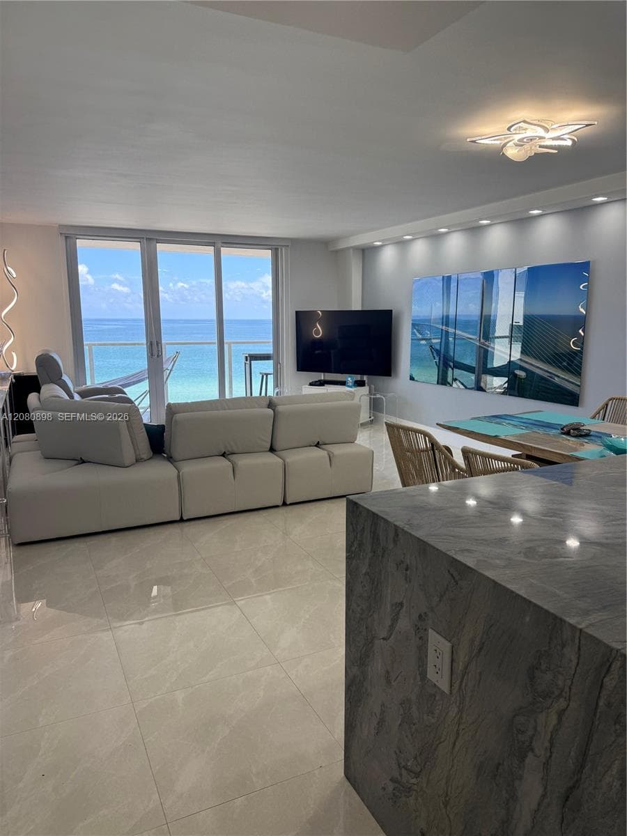 ARLEN BEACH CONDO · #908 in Miami Beach - Photo 6