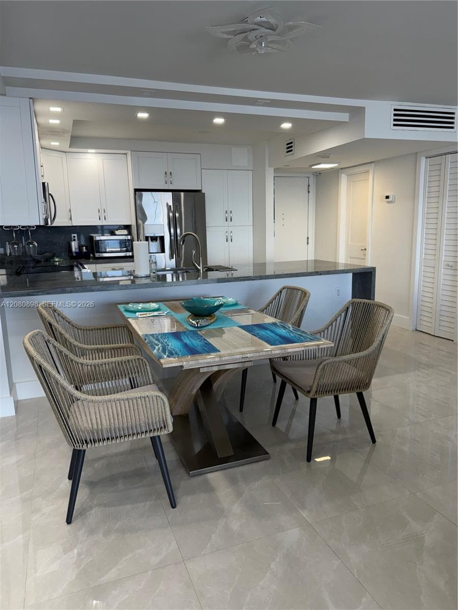 ARLEN BEACH CONDO · #908 in Miami Beach - Photo 3